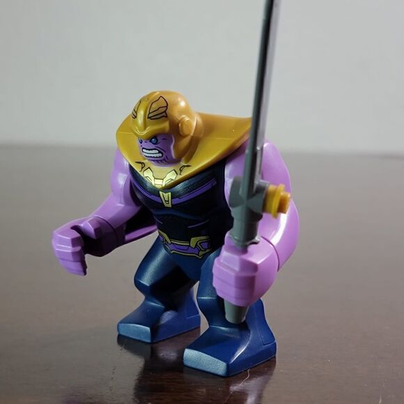 Lego Marvel Infinity War Thanos Minifigure 76107 With Sword Superheroes New - Picture 4 of 7